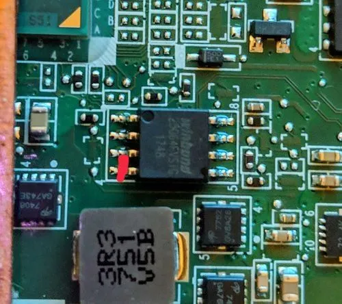an image showing the SOIC-8 chip and the pins you need to short to disable WP
